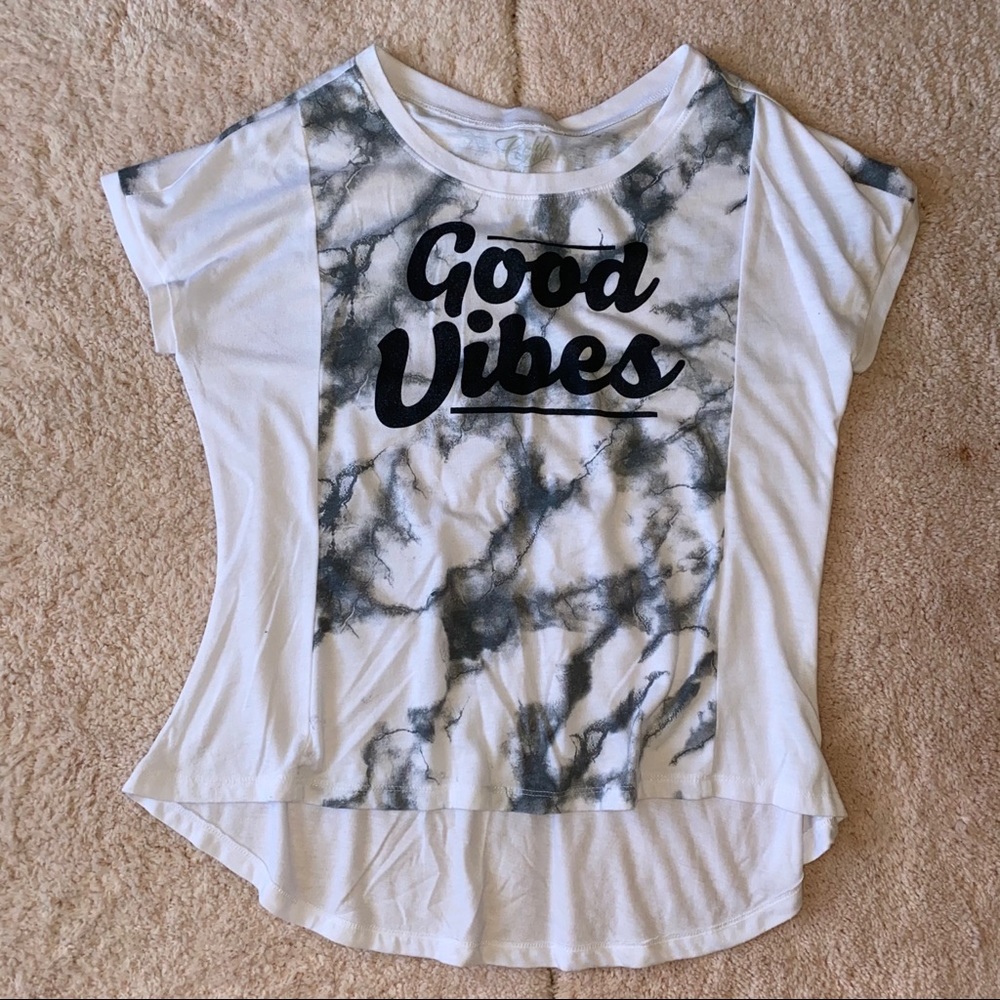 Graphic Short Sleeve Top - Picture 2 of 4
